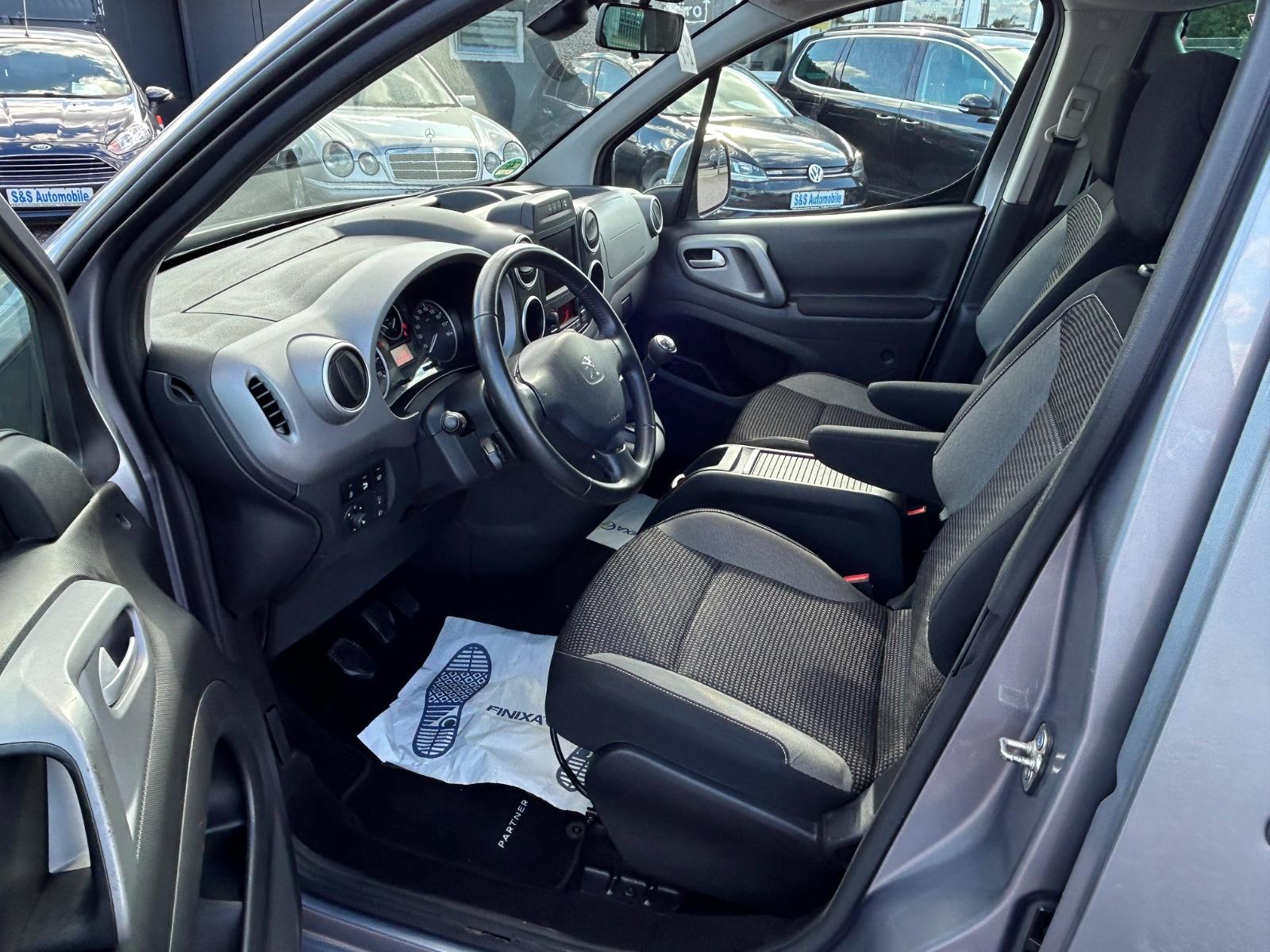 Peugeot Partner Tepee Allure 1.6 HDi *Panorama*Kamera*E6