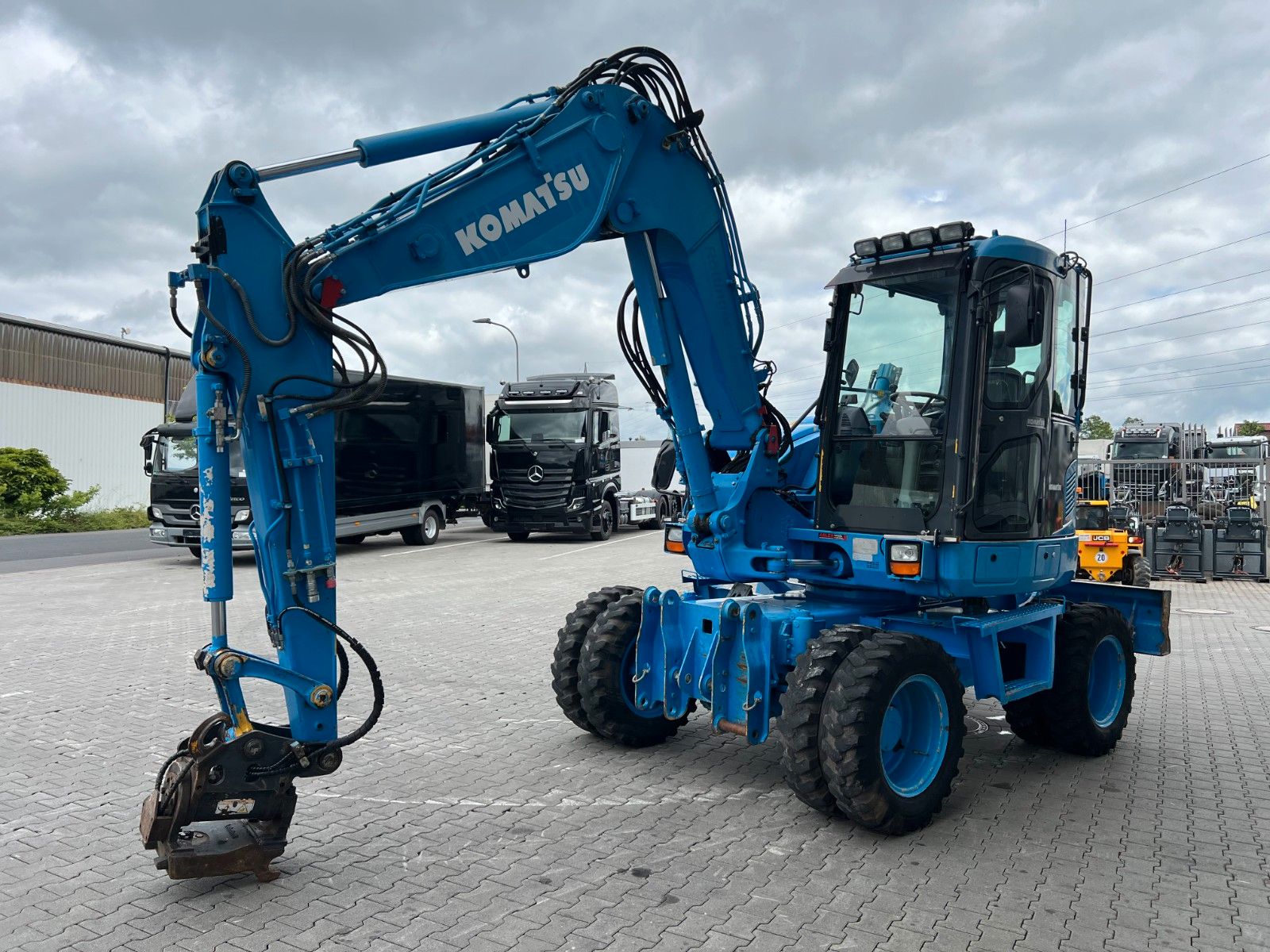 Fahrzeugabbildung Komatsu PW 98MR-8 / 5.734h / Powertilt HS08