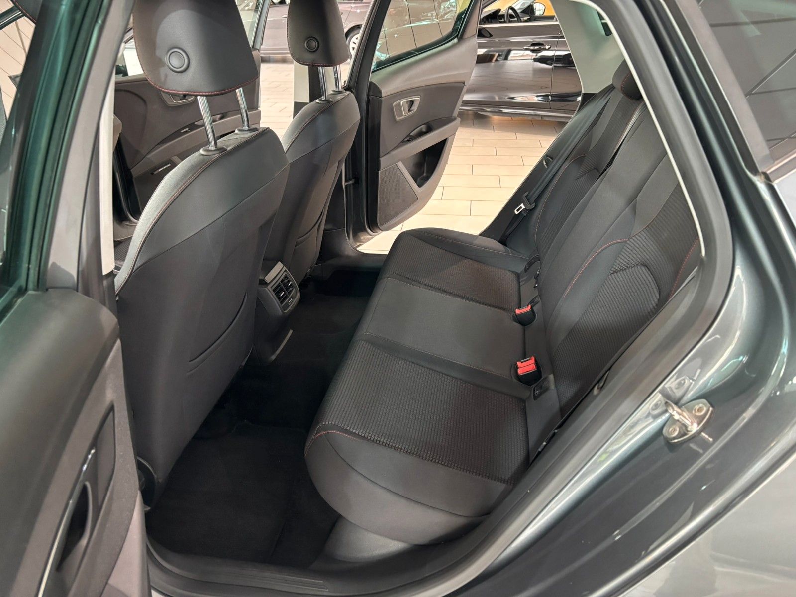Fahrzeugabbildung SEAT Leon FR 2.0TDI DSG/ACC/SHZ/ALLWETTER