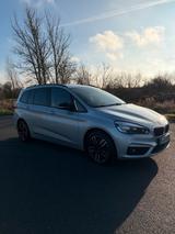 BMW 2er Sport line f46 220d - BMW E46 mit Diesel-Antrieb