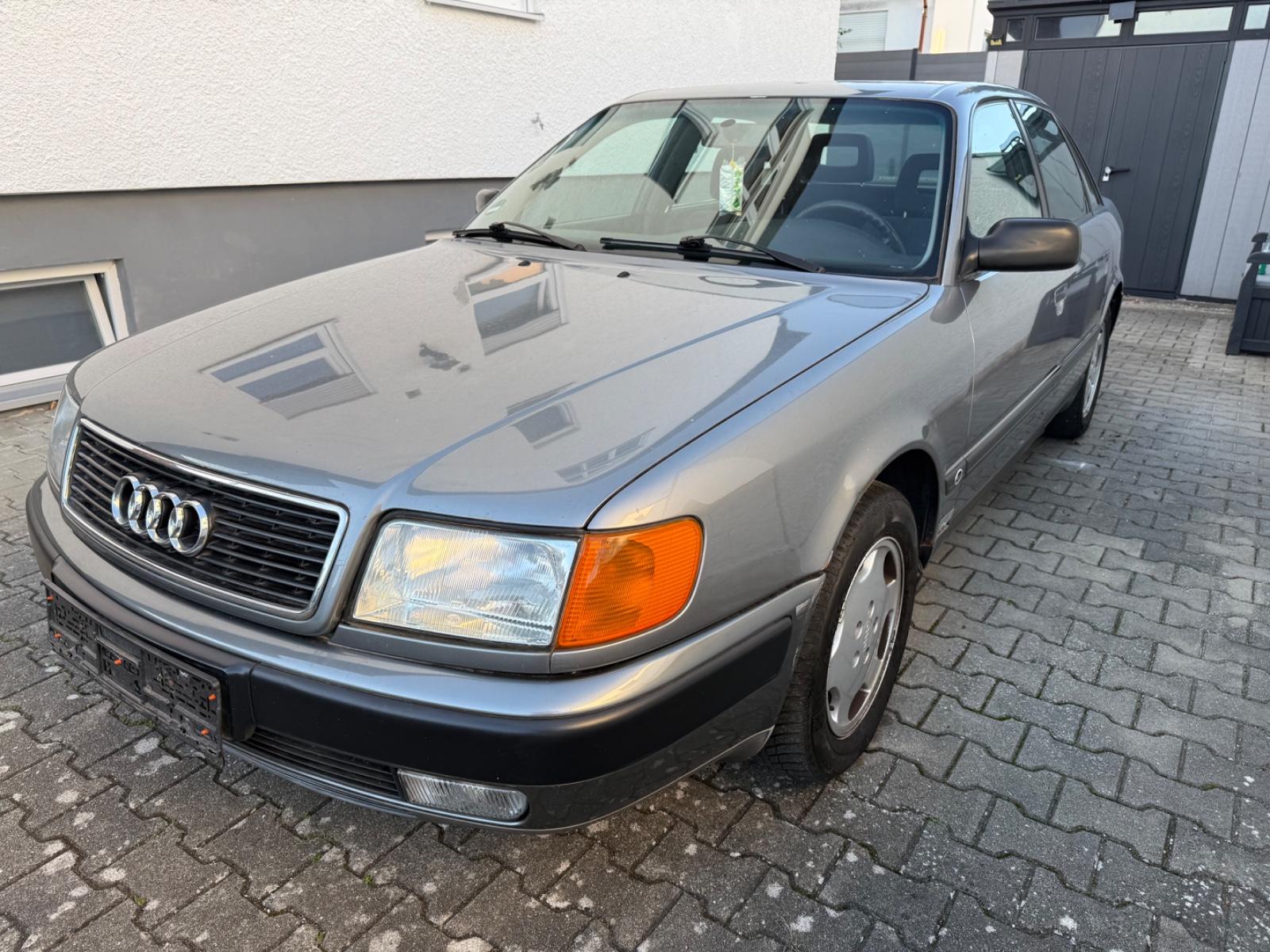 Audi 100
