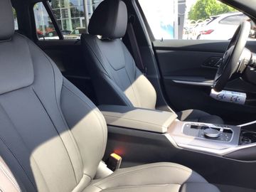 BMW M340i xDrive Touring Sportpaket Head-Up HK HiFi