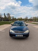 Ford Mondeo - Ford Mondeo aus 2005: Kombi