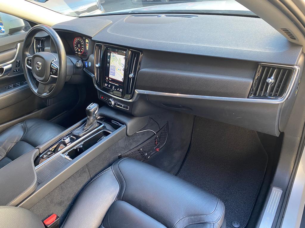 Volvo V90 Cross Country