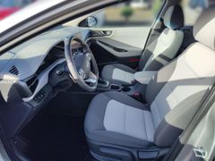 Fahrzeugabbildung Hyundai IONIQ 1.6 GDI PLUG IN Hybrid Advantage