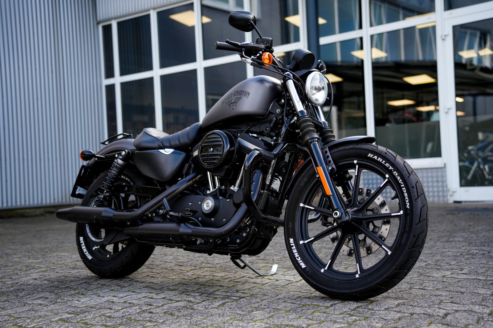 Fahrzeugabbildung Harley-Davidson SPORTSTER XL883N IRON