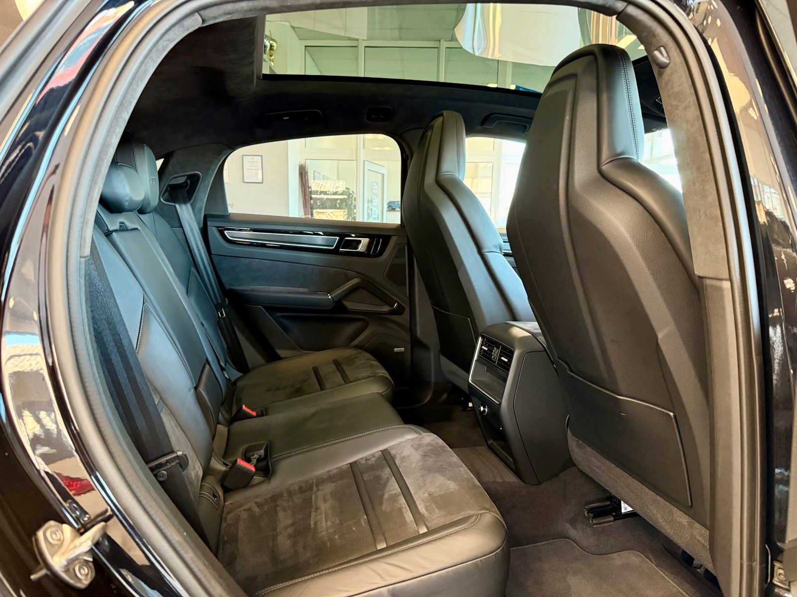 Fahrzeugabbildung Porsche Cayenne GTS Coupe SportDesign/HeadUP/ACC/Keyless