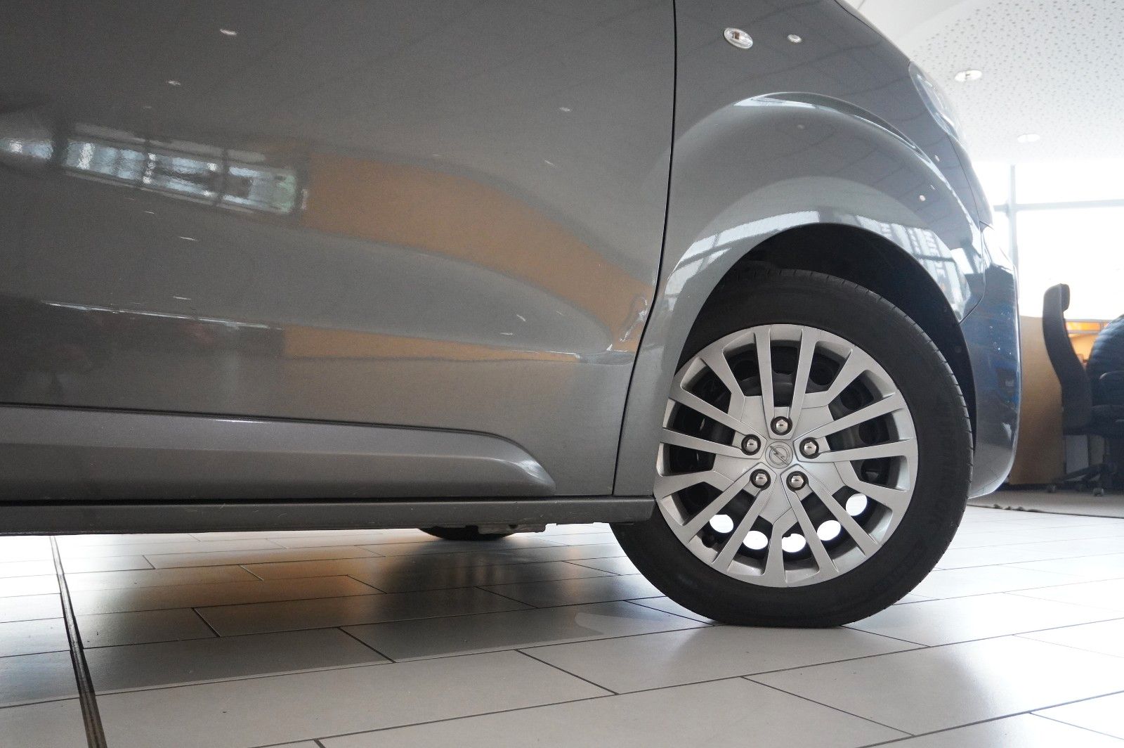 Fahrzeugabbildung Opel Zafira Life 2.0D "L" EDIT. 8-SITZE NAVI/LED/AHK