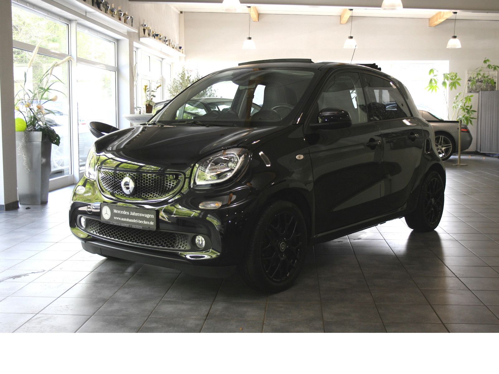 Fahrzeugabbildung Smart ForFour Prime 66KW*Twinamic*Faltdach*Navi*Kamera