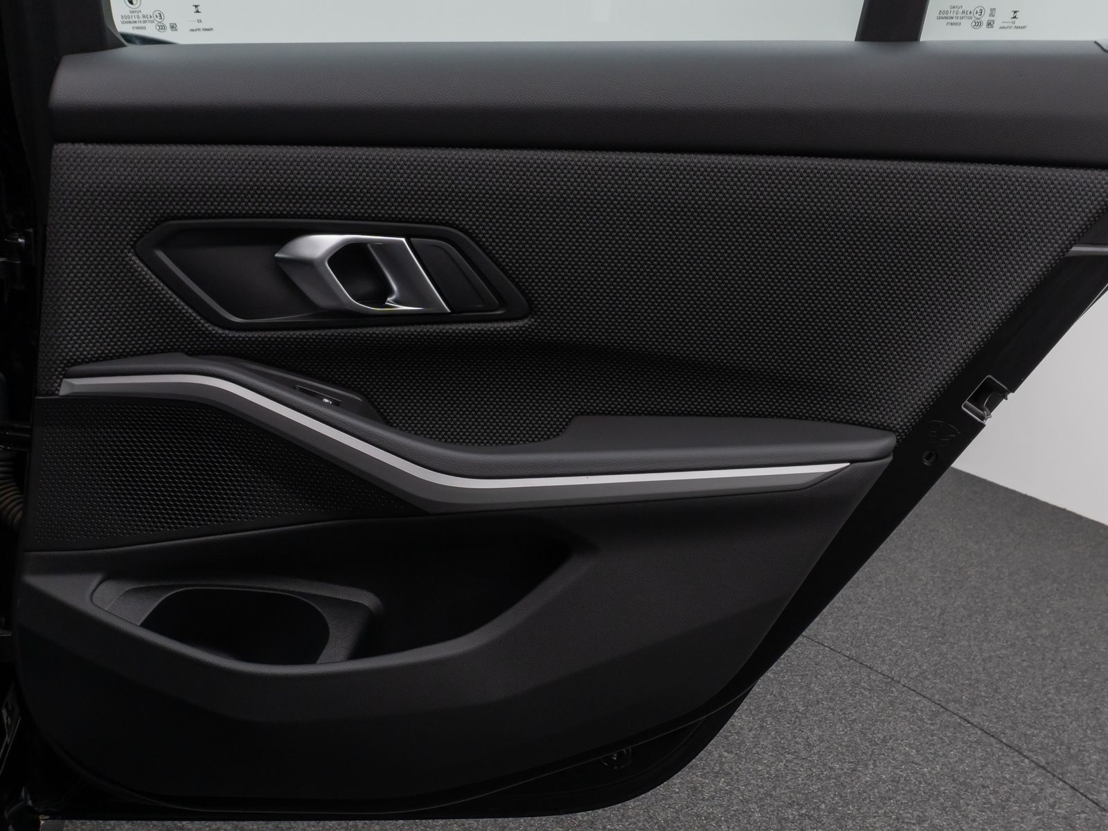 Fahrzeugabbildung BMW 330e xD DAB CockPit+ PDC Geschwindigkeitsreg