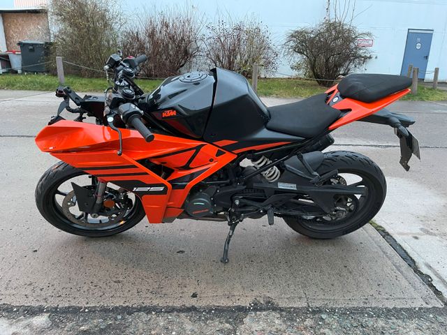 KTM RC 125 - Unfallschaden - BJ 2024