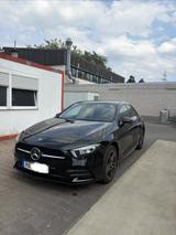 Mercedes-Benz A 250 e Limousine AMG Line Night Paket