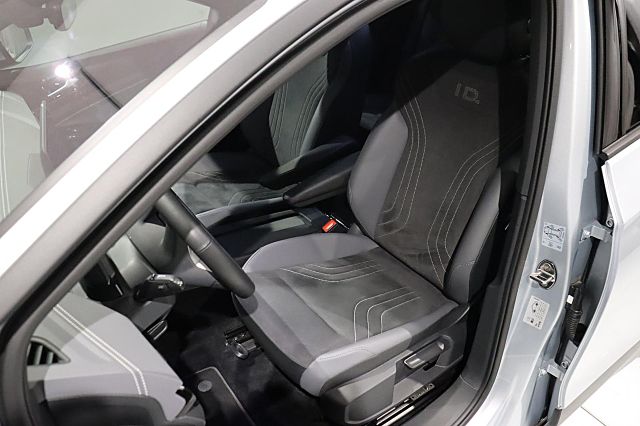 ID.4 Move 210kW 0,99% Garantie Wärmep. Winterr. 