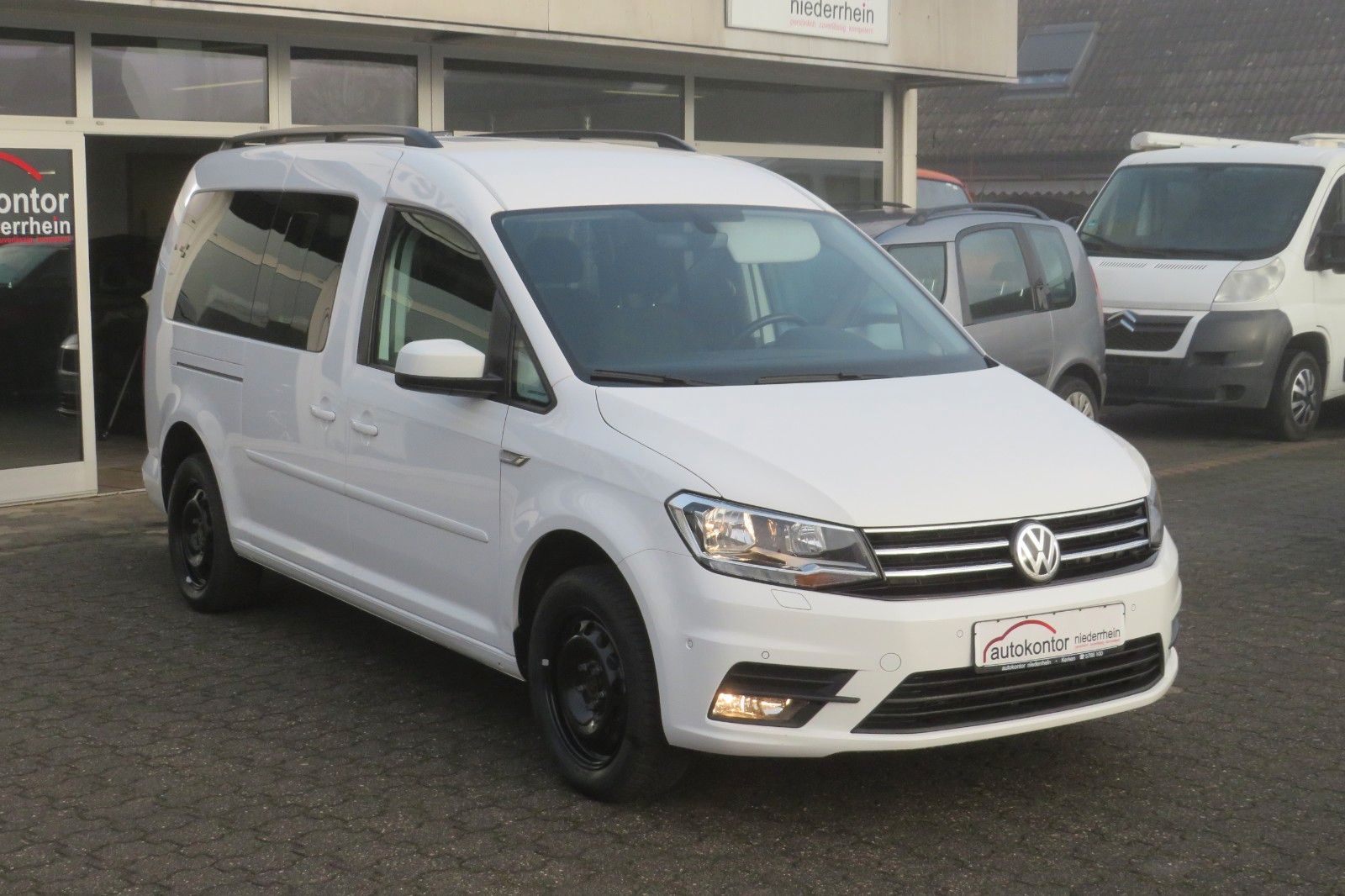 Fahrzeugabbildung Volkswagen Caddy MAXI 2.0-TDI COMFORT AHK NAVI STANDH. 1HD