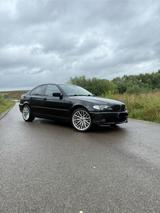 BMW 330i smg  - BMW 330 Limousine 330i smg mit Benzin-Antrieb