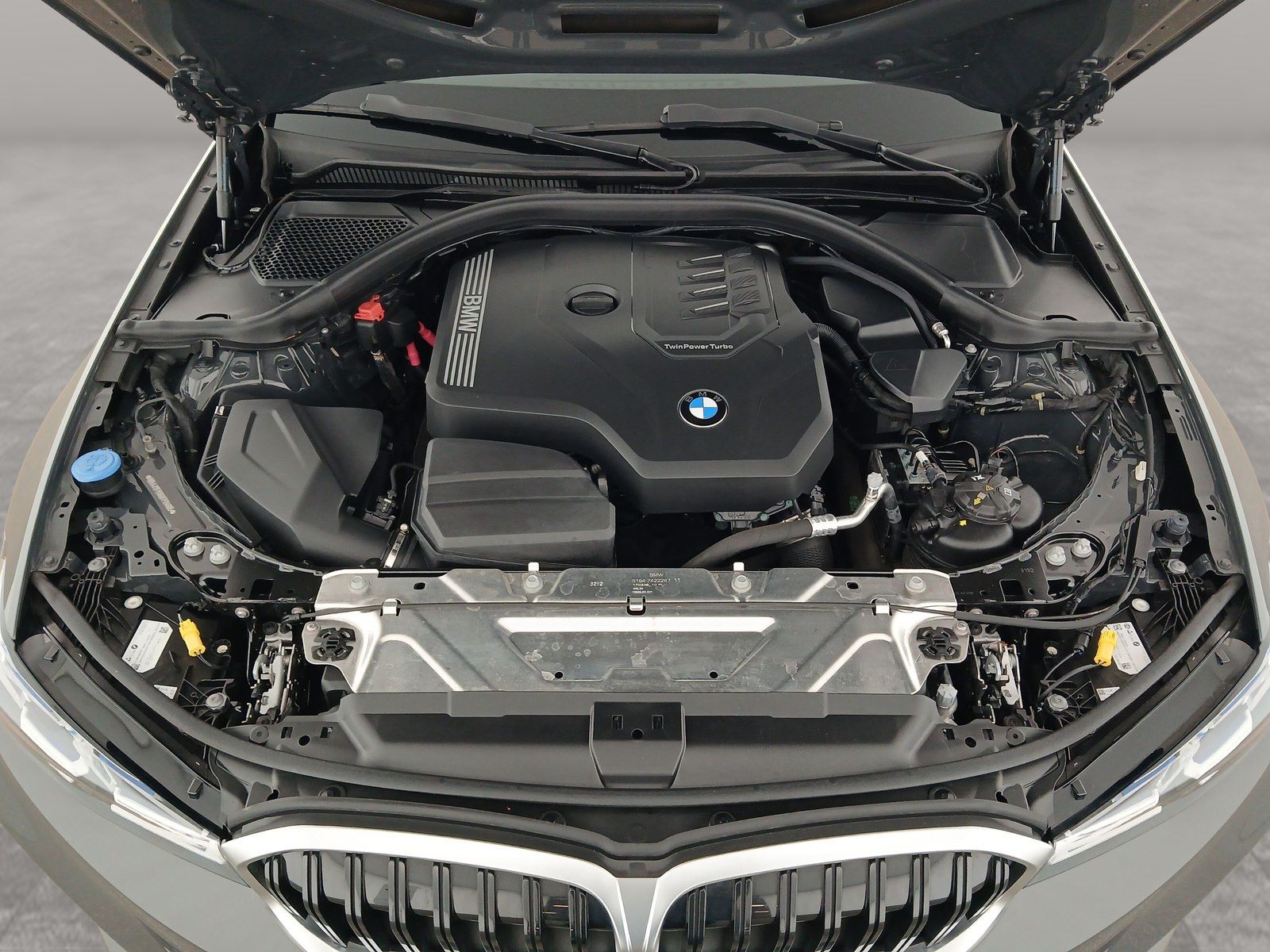 BMW 320i Touring Standheizung Navi AHK PDC LED foto 13