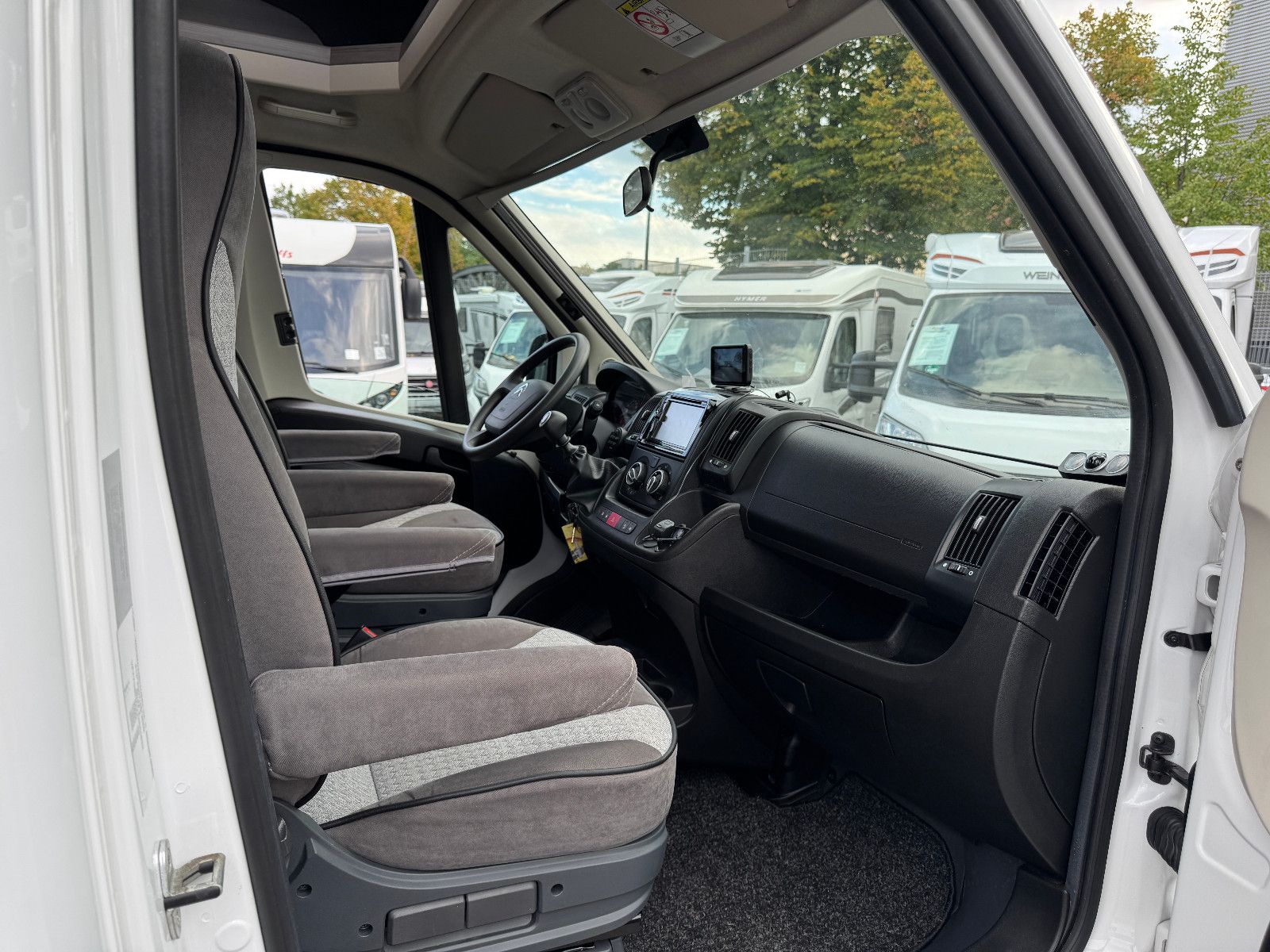 Fahrzeugabbildung Hobby T 65 HKM OPTIMA ON TOUR IC-LINE MAXXAIR BEARLOCK