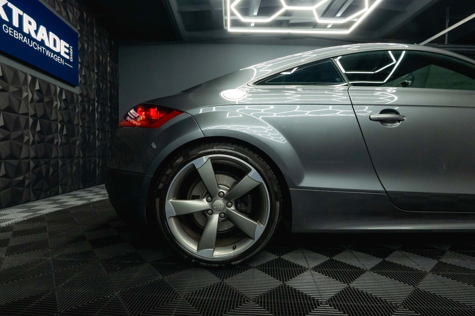 Fahrzeugabbildung Audi 2.5 TFSI TT RS Coupe quattro 6-Gang *Bi-Xenon*