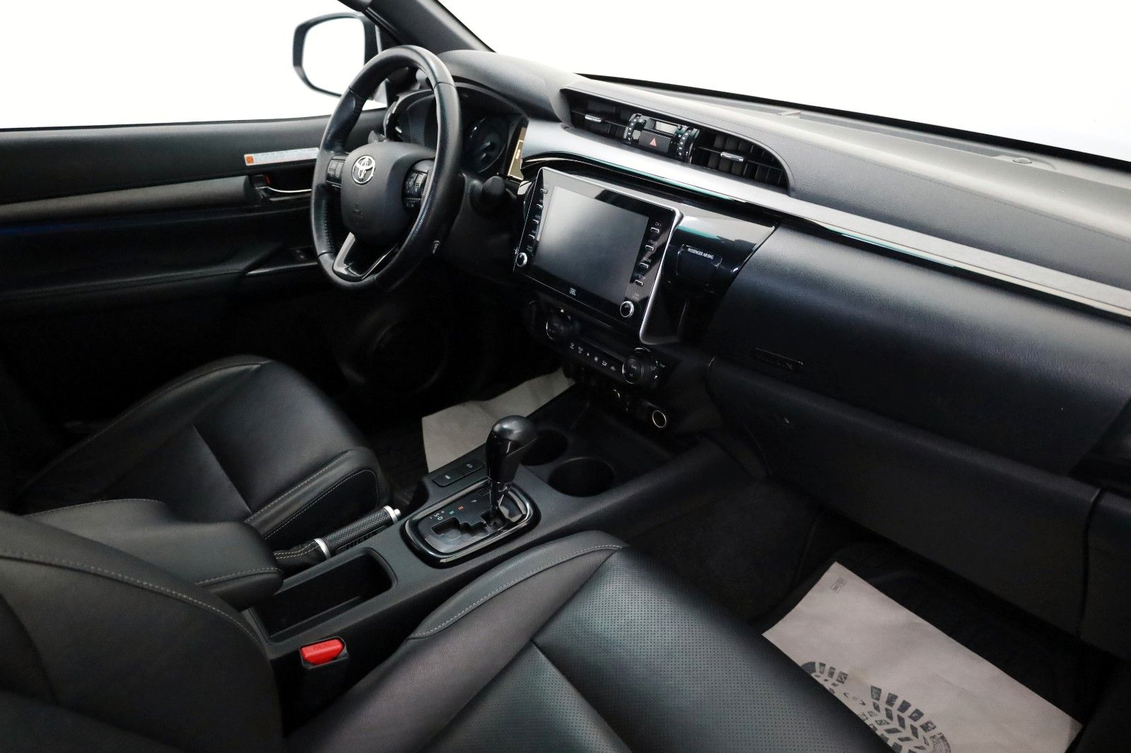 Fahrzeugabbildung Toyota Hilux Double Cab Invincible,ACC, Navi,Rollo, AHK