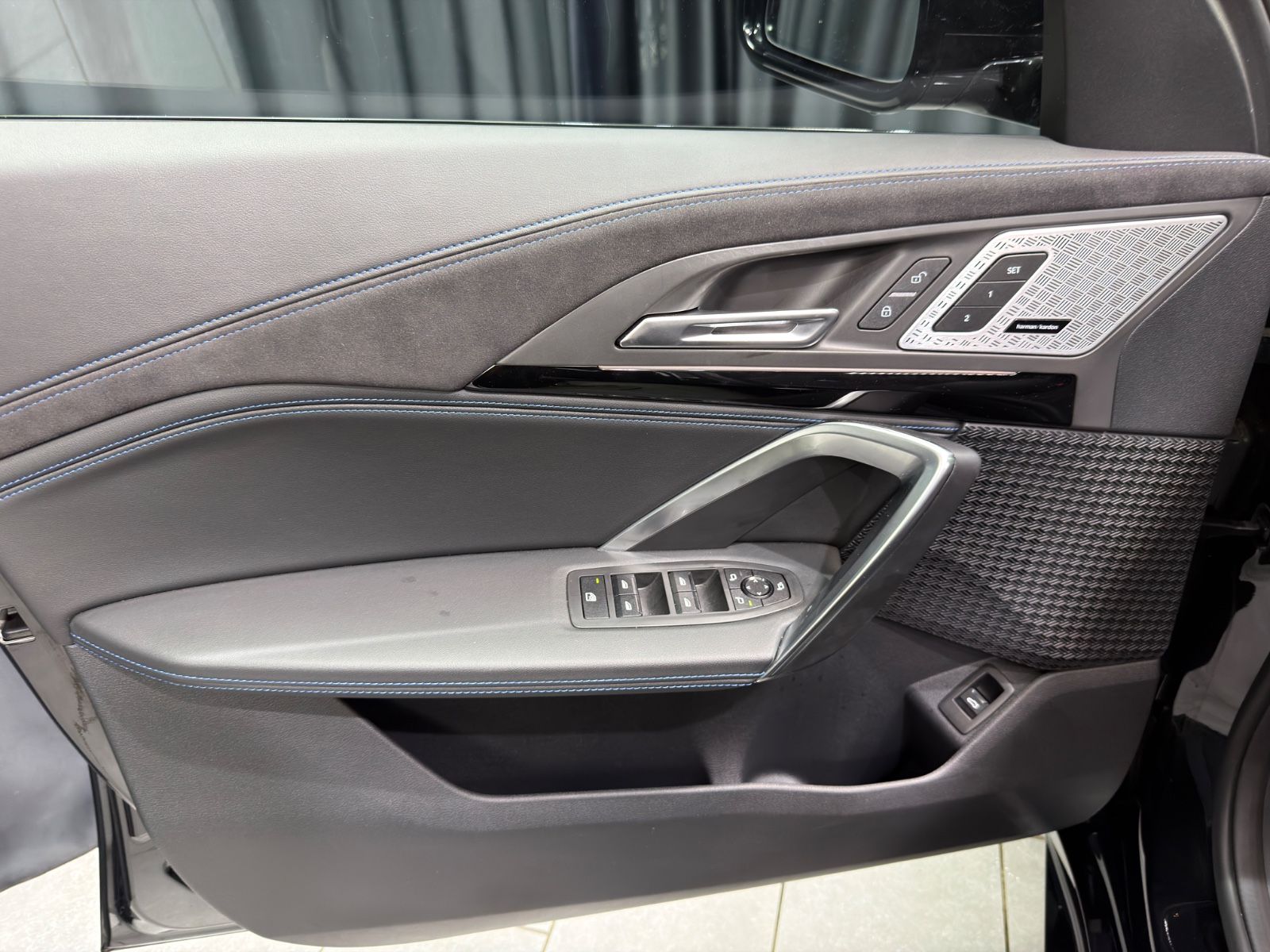 Fahrzeugabbildung BMW X2 M35 i xDrive|M-SPORT PRO|NAVI|HEAD-UP|21 ZOLL