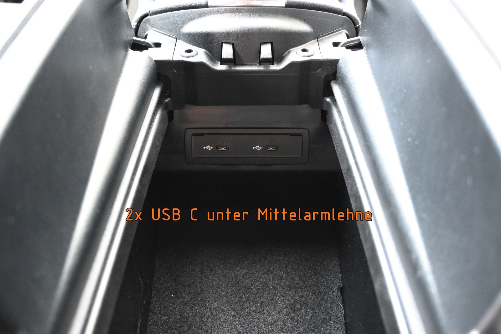 Fahrzeugabbildung Mercedes-Benz E 220 d T Avantg. °NIGHT°AHK°BURMESTER°STANDHEIZ