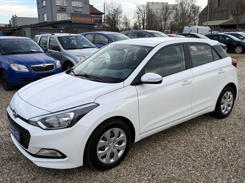 Hyundai i20 1.2 (75 PS)/Klima/PDC/wenig km/TÜV+Insp. neu