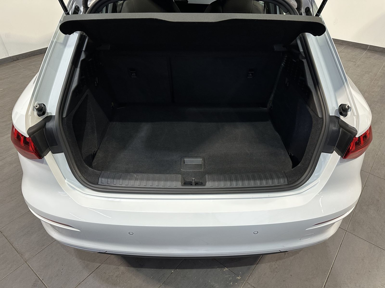 Fahrzeugabbildung Audi A3 SpT 35 TDI Advanced NAV+LED+VC+CARPLAY+1HD+PP