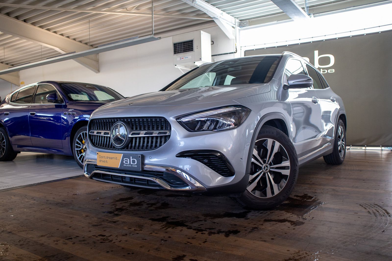 Mercedes-Benz GLA 180 STAREDITION, APPLE/ANDROID, CAMERA, LED 
