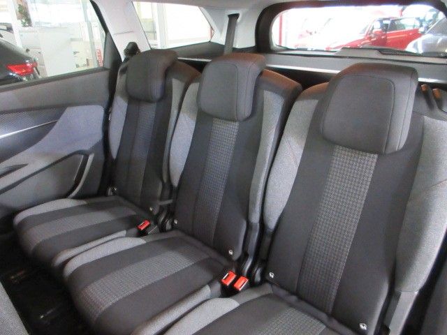 Fahrzeugabbildung Peugeot 5008 Active 1.2T NAVI/AHK/PDC/SHZ/7-SITZER/TEMPO