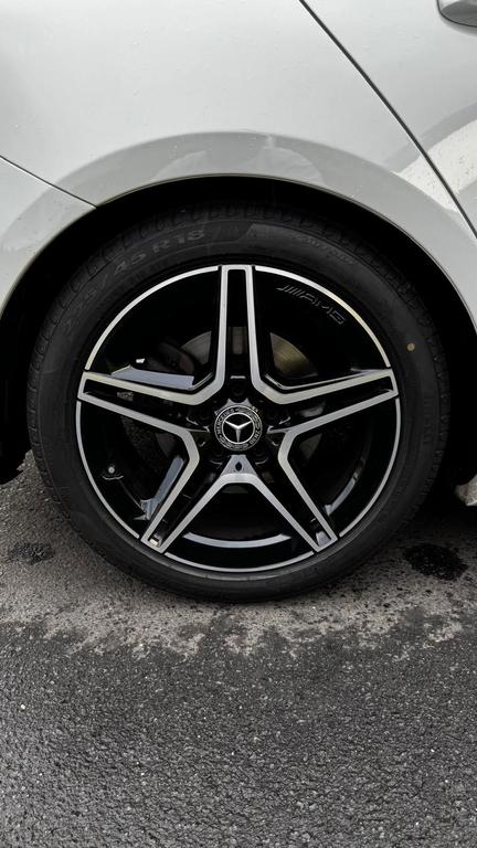 Mercedes-Benz A 220