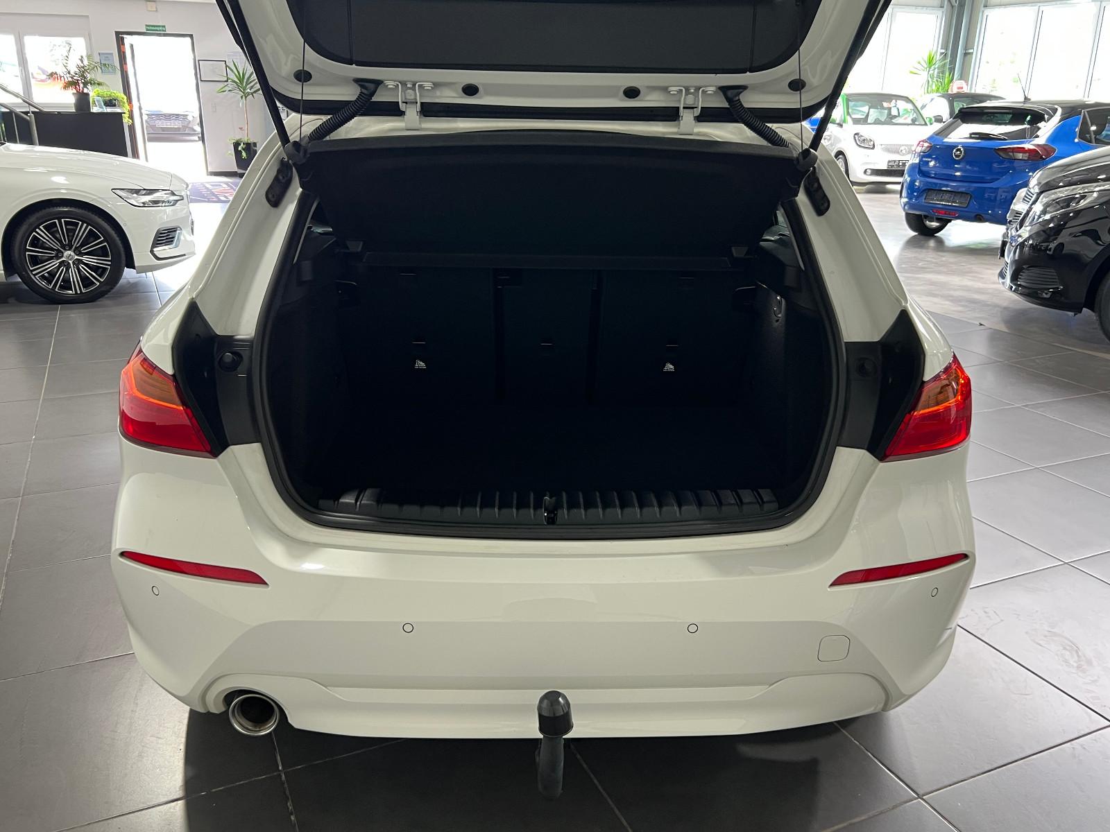 BMW 116 d Lim. Automatik **Navi*AHK*SHZ*PDC**, миниатюра 5