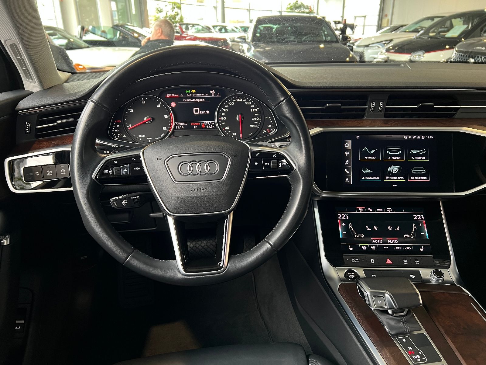 Fahrzeugabbildung Audi A6 Avant 40 TDI S-LINE AHK ACC NAVI ALU