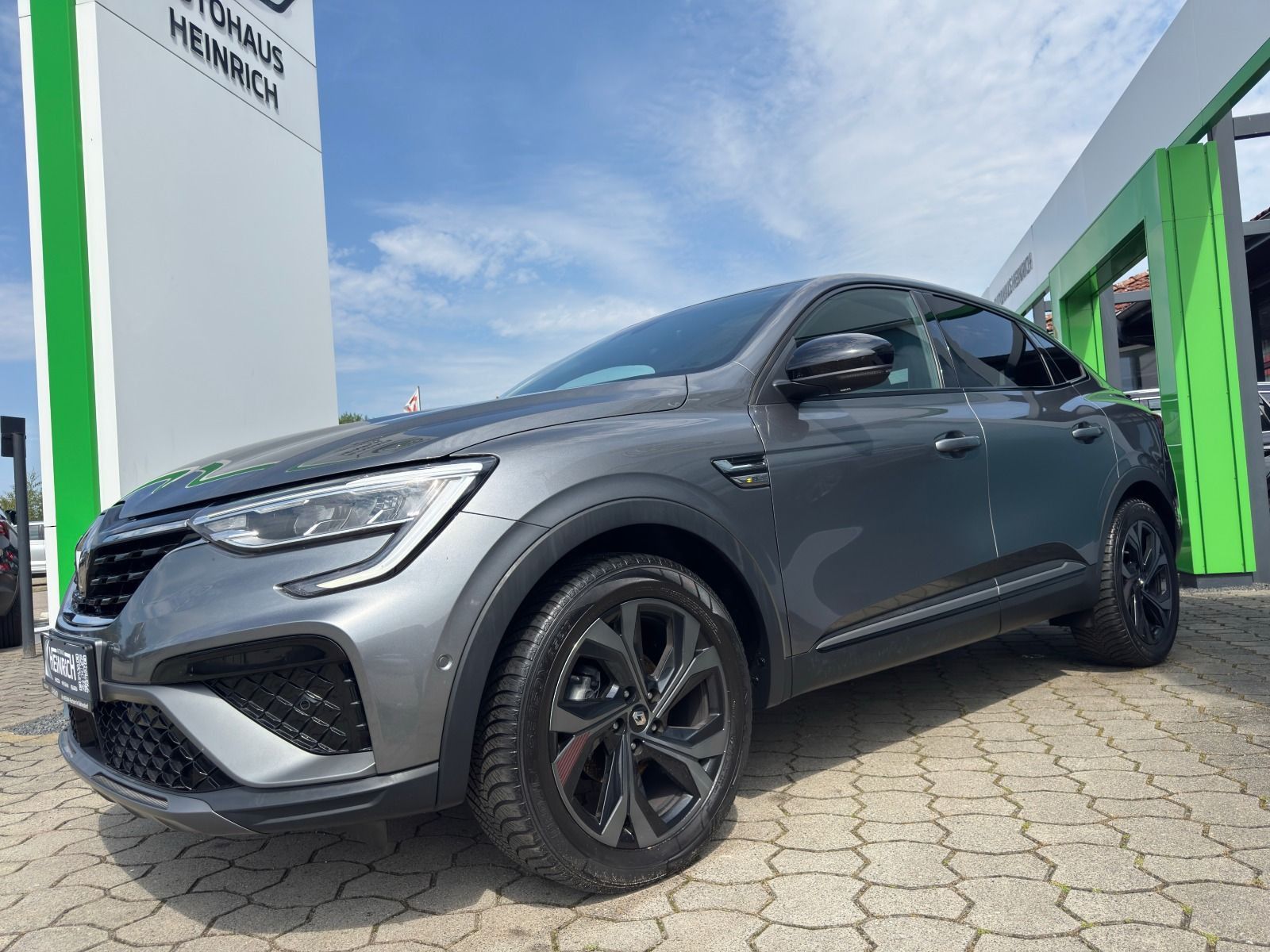 Fahrzeugabbildung Renault Arkana  R.S. Line 160PS DKG*RFK*Pano*AHK*