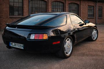 1984 Porsche 928 照片 2