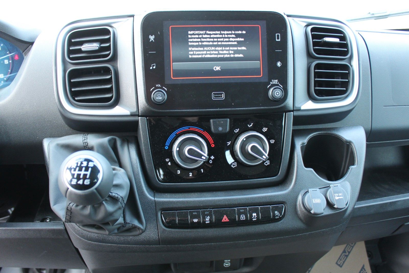 Fahrzeugabbildung Fiat Ducato DoKa  Pritsche 35 Standheizung/AHK