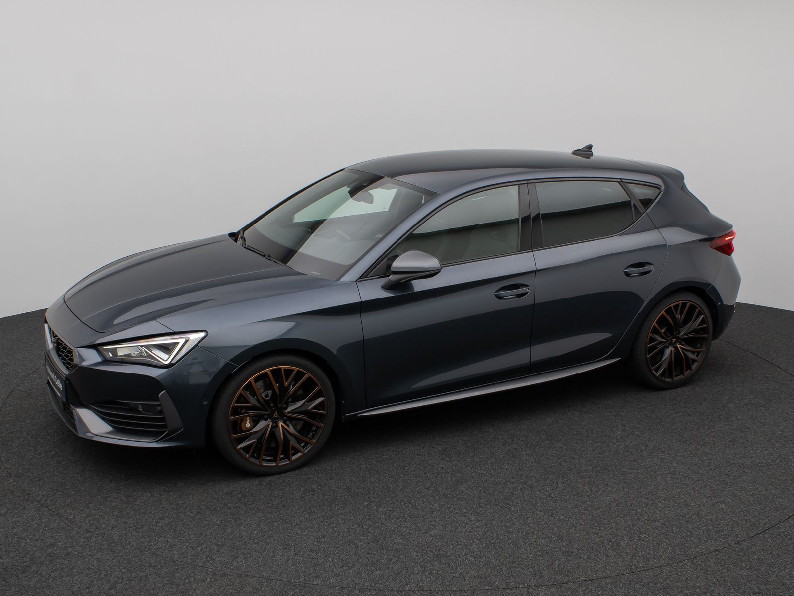 Fahrzeugabbildung CUPRA Leon DAB Kamera Lenkrhzg ACC LED Sport