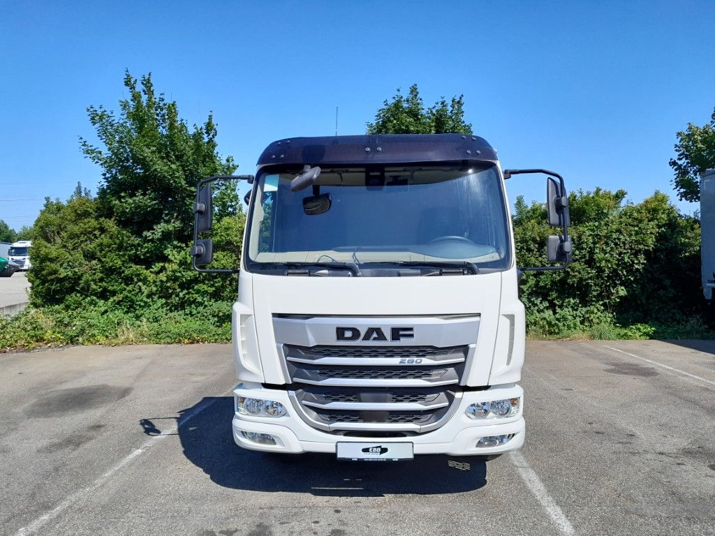 Fahrzeugabbildung DAF FA XB 260 12t reparierter Wasserschaden