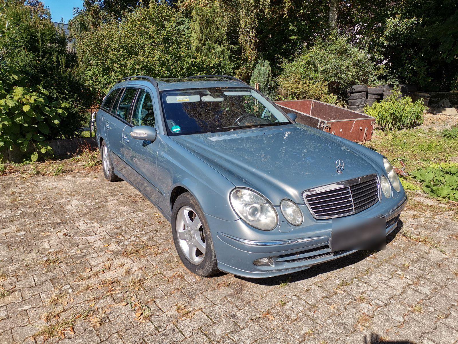 Mercedes-Benz E 230
