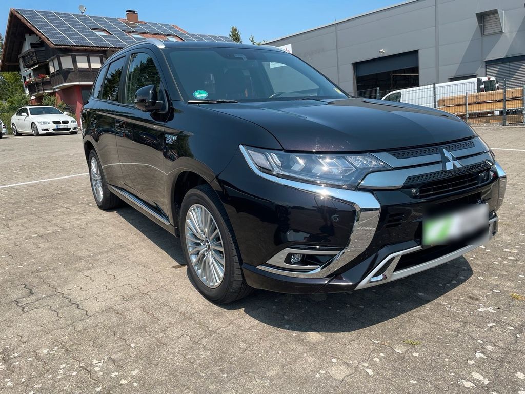 Image of Mitsubishi Outlander