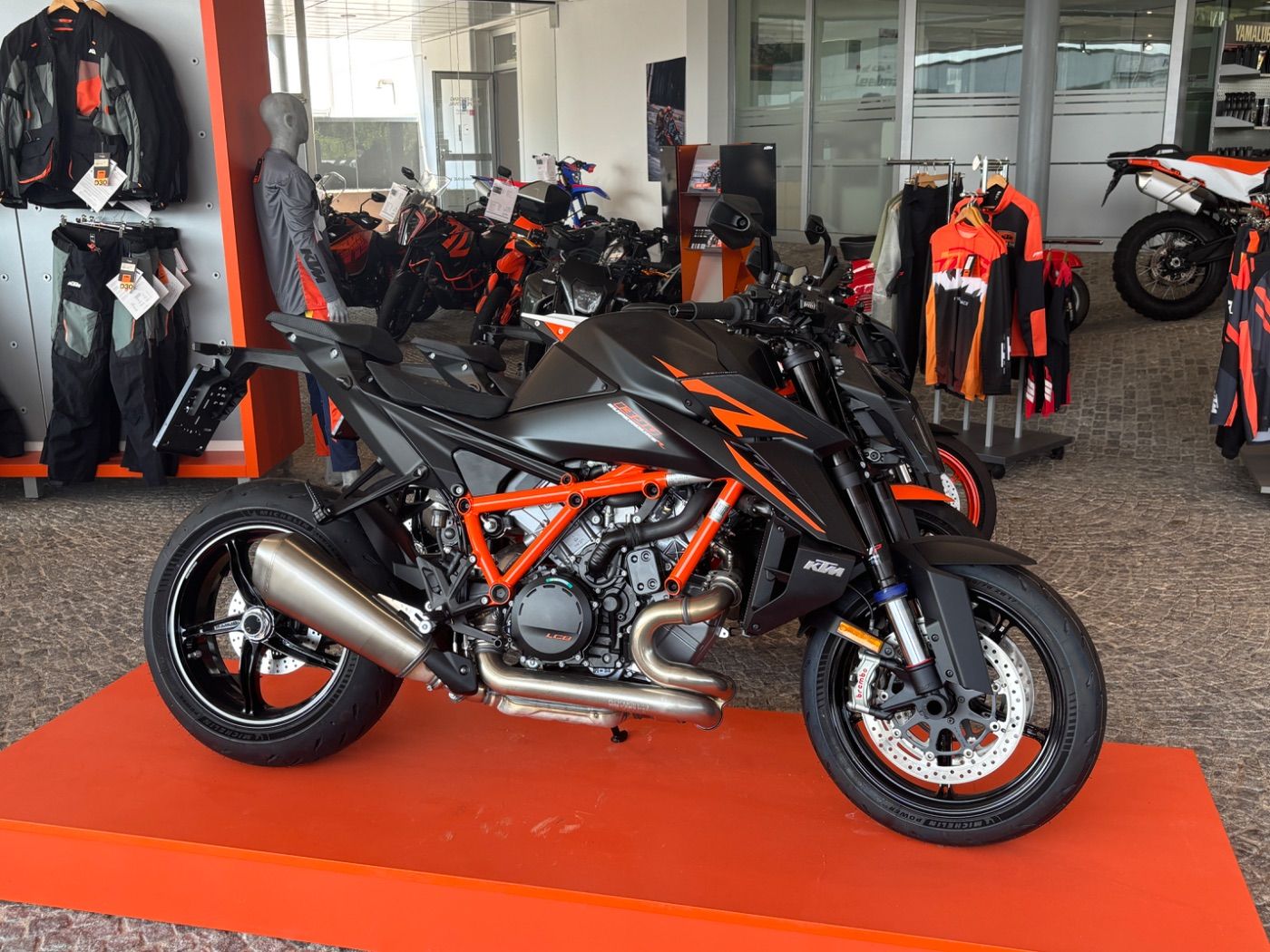 Fahrzeugabbildung KTM 1390 Super Duke R EVO 2026