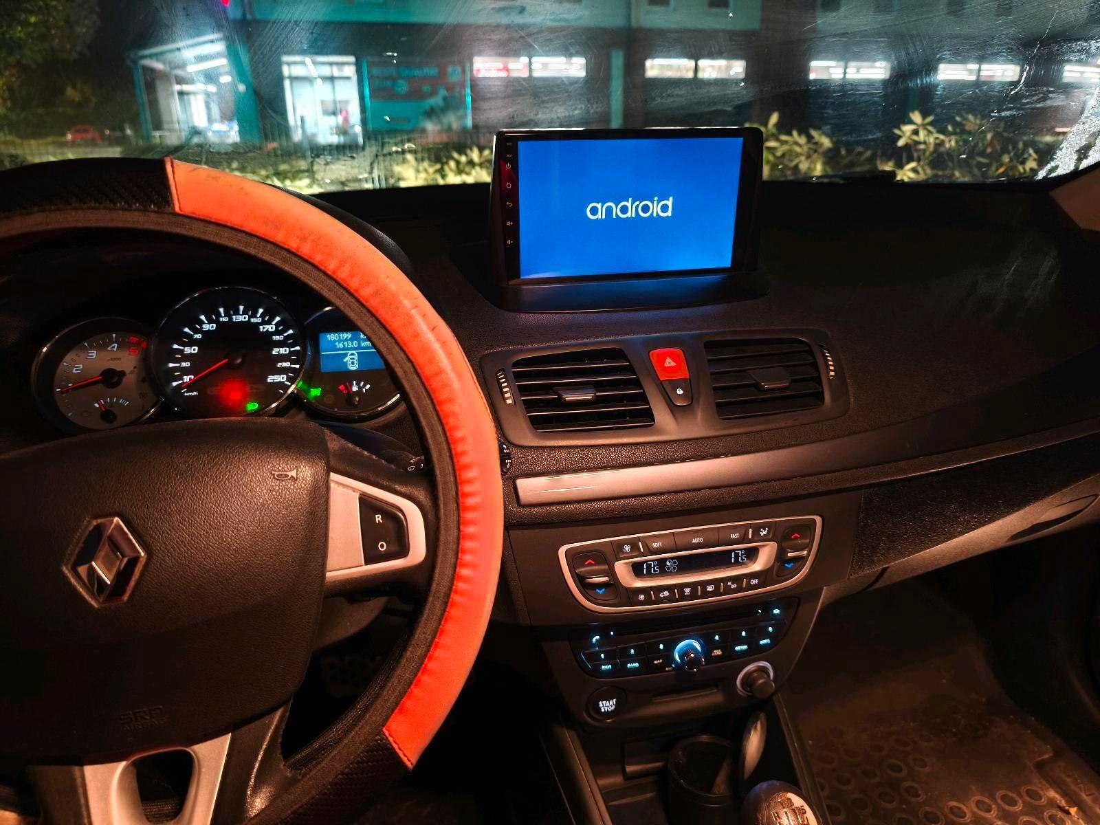 Renault Megane 2011 — photo 5