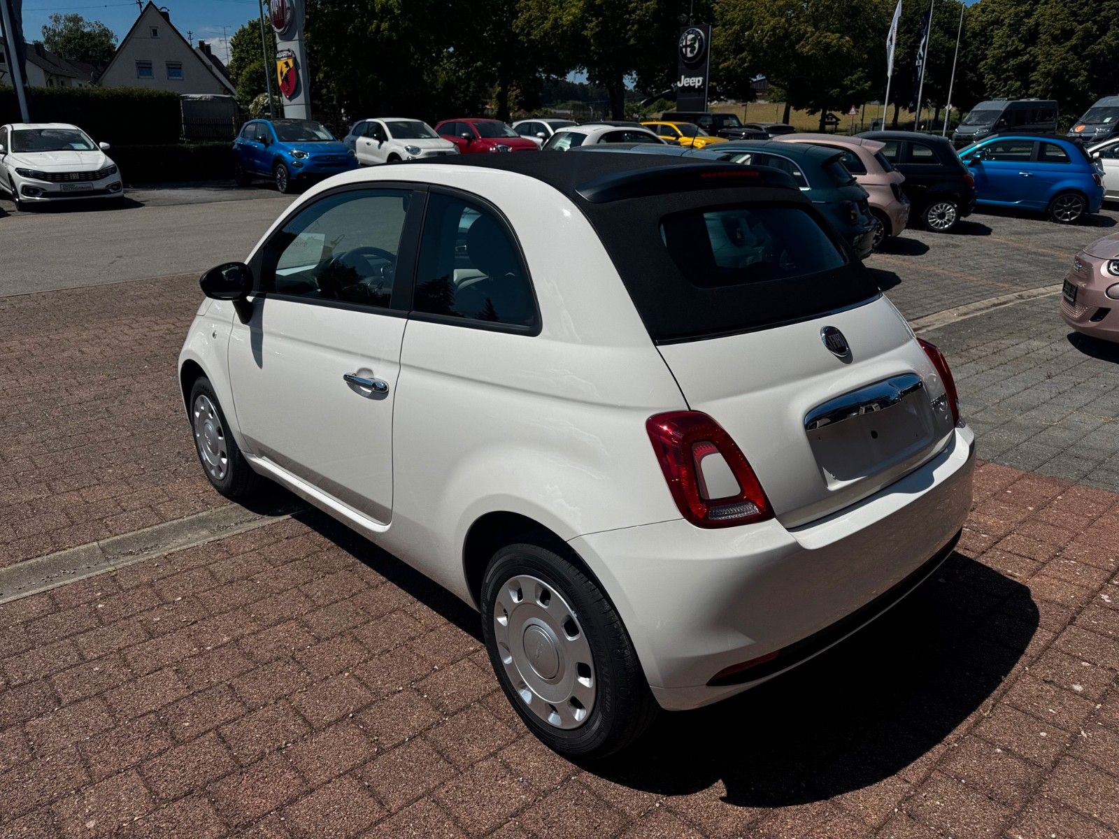 Fahrzeugabbildung Fiat 500C Carplay Tempomat Klima Tageszulassung