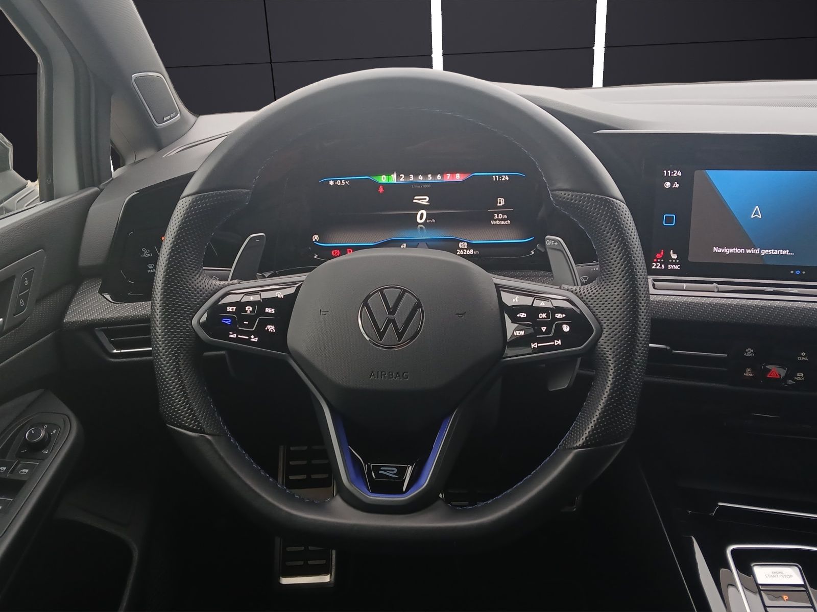 Fahrzeugabbildung Volkswagen Golf VIII Variant R DSG 4M LEDplus AHK Navi Harm