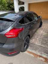 Ford Focus 1.5 TDCi 88kW PowerShift Titanium Titanium - Ford Focus: Powershift