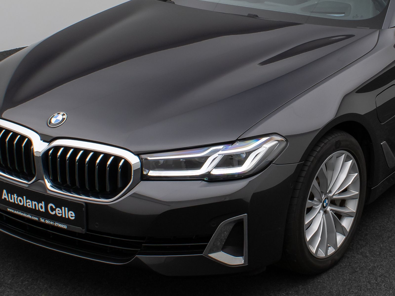 Fahrzeugabbildung BMW 530e  Luxury Line Kamera Laser HUD HiFi Komfort