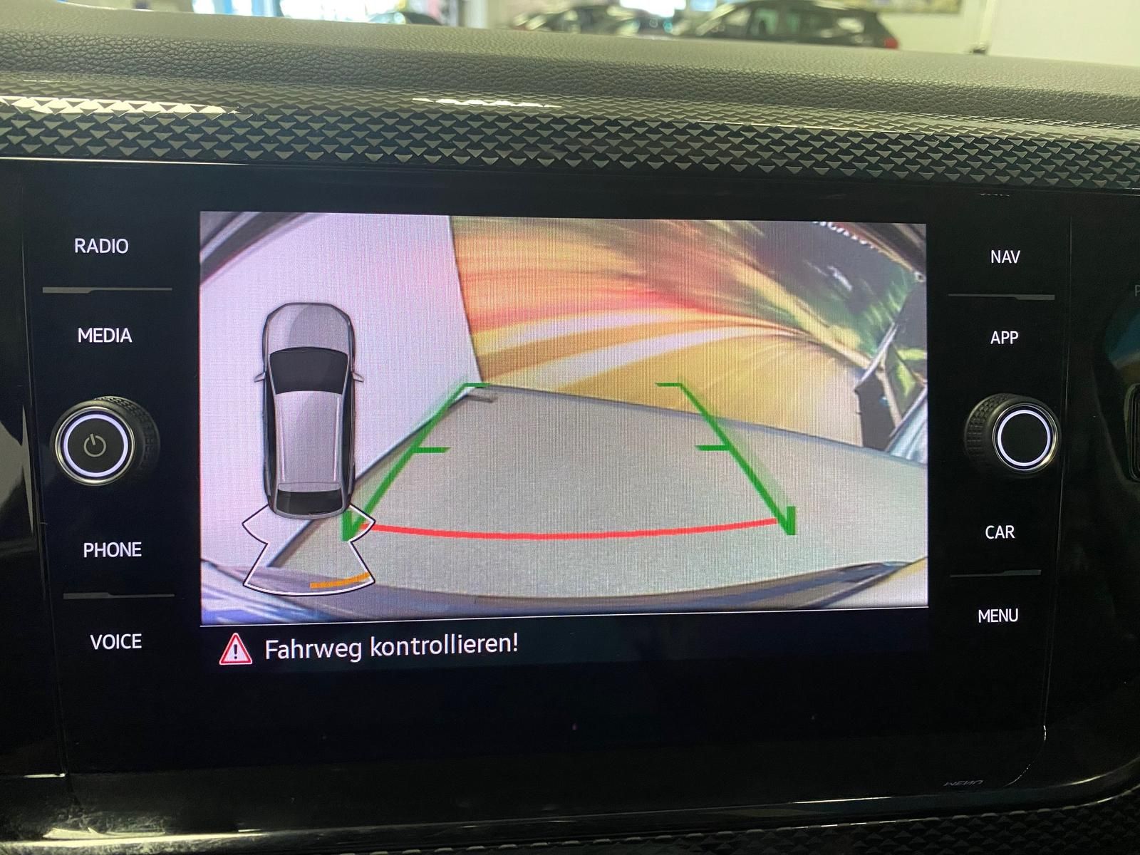 Fahrzeugabbildung Volkswagen Taigo 1.5 TSI ACT Life APP+MATRIX+ALLWETTER+RFK+