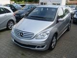 Mercedes-Benz B 200 Automatik / Anhängerkupplung - Mercedes-Benz B 200: Anhängerkupplung