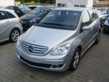 Mercedes-Benz B 200 Automatik / Anhängerkupplung - Mercedes-Benz B 200: Anhängerkupplung