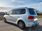 Volkswagen Touran 1.6 TDI Highline BlueMotion*TÜV*TOP** - Volkswagen Touran aus 2011: Bluemotion