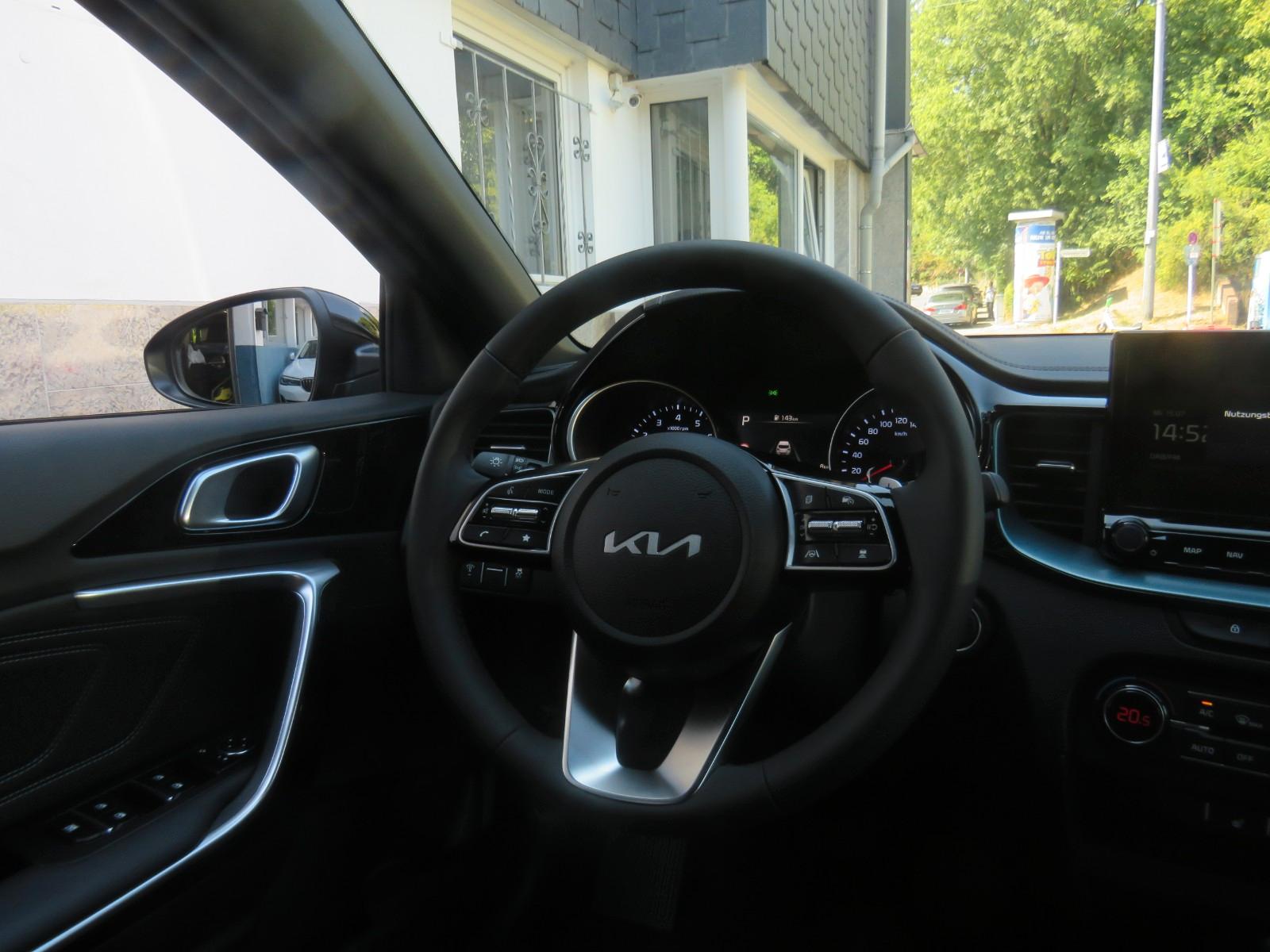 Kia XCeed Steel Edition // R-Kam, ACC, DAB, LED